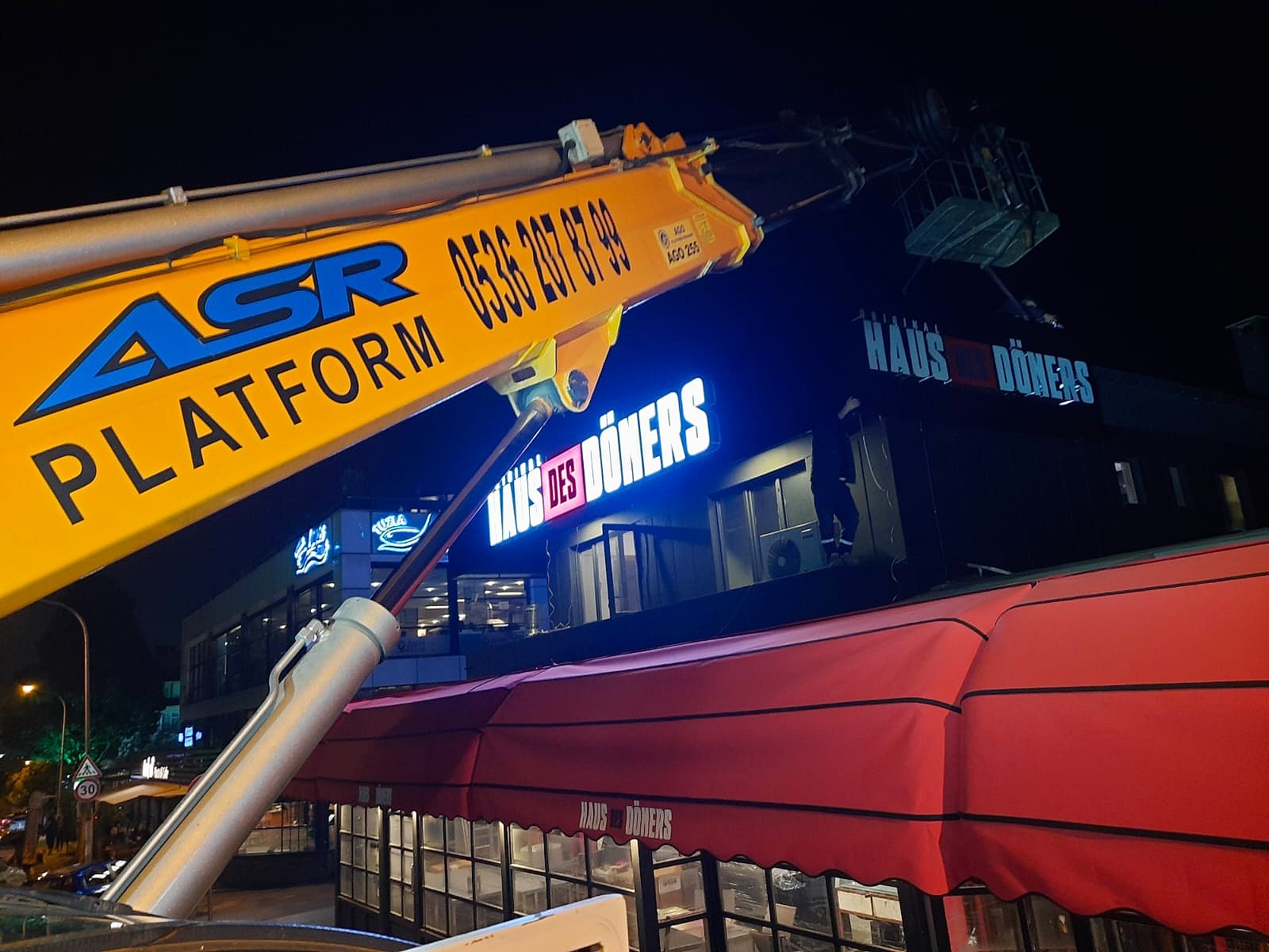 HAUS DES DÖNERS SEPETLİ VİNÇ ÇALIŞMAMIZe