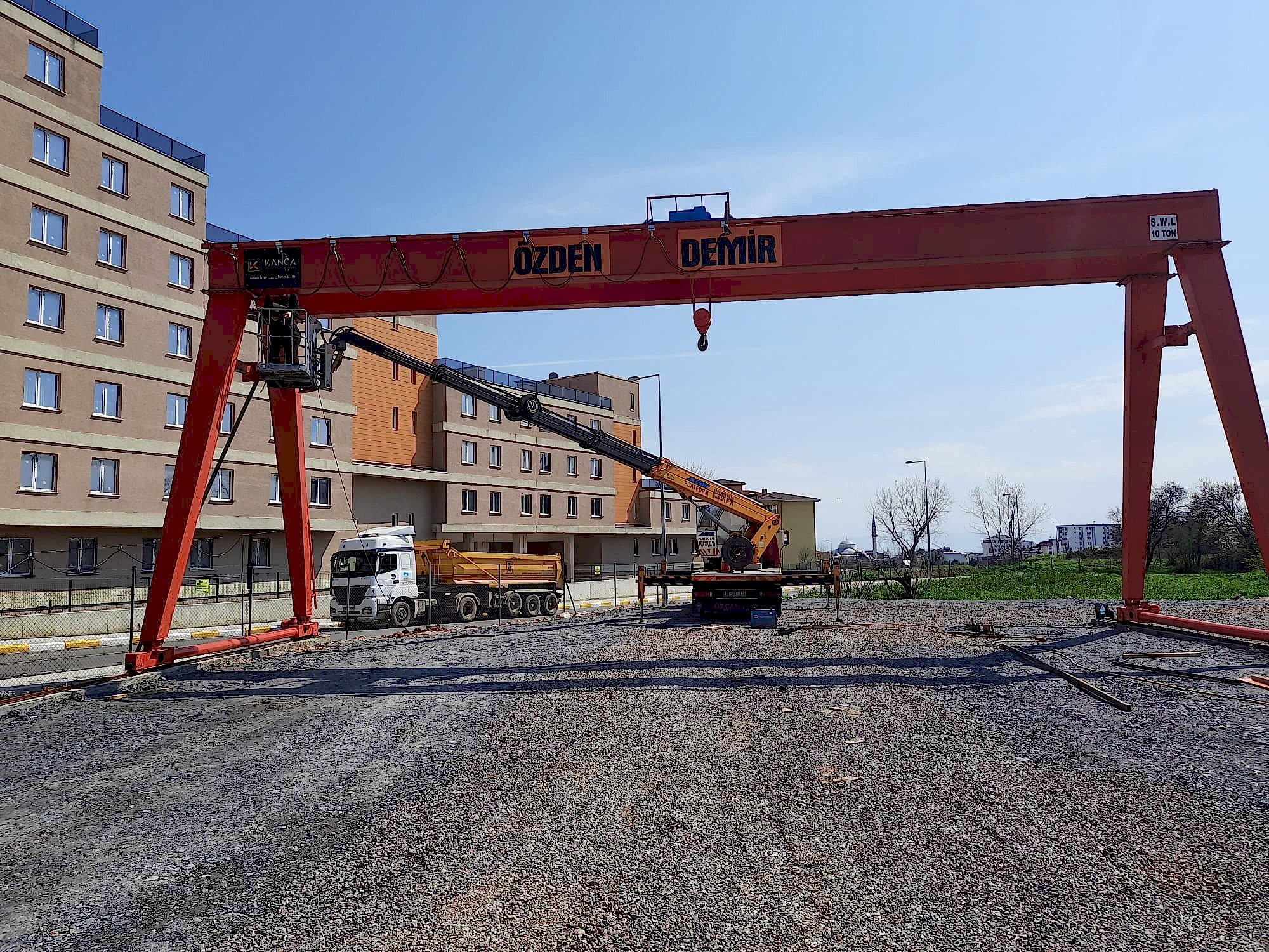 ÖZDEN DEMİR  SEPETLİ VİNÇ ÇALIŞMAMIZe